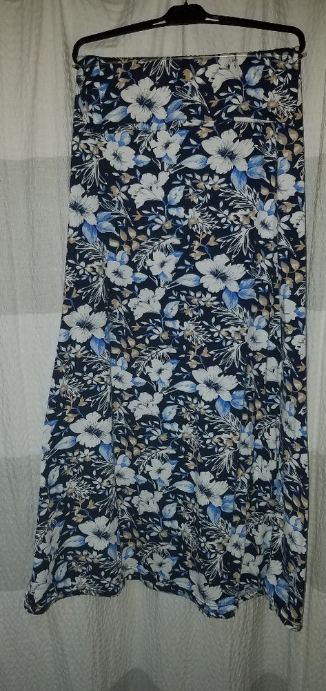 EUC Shosho Maxi Skirt & Floral pattern S/M